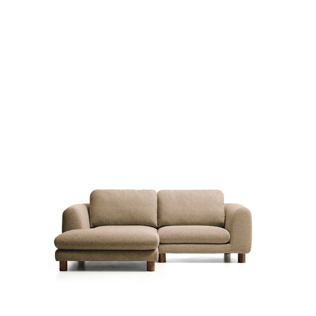 3-Sitzer Sofa Vera mit Chaiselongue links mit Beinen aus massivem Eschenholz mit Nussbaum-Finish, 232 cm, FSC Mix Credit von Kave Home – Bild 1