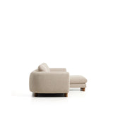 3-Sitzer Sofa Vera mit Chaiselongue rechts in Beige mit Beinen aus massivem Eschenholz mit Nussbaum-Finish, 232 cm, FSC Mix Credit von Kave Home – Bild 5