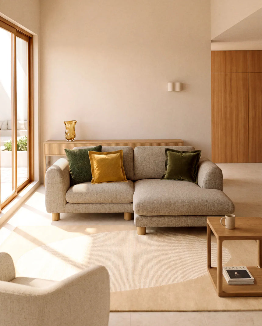 3-Sitzer Sofa Vera mit Chaiselongue rechts mit Beinen aus massivem Eschenholz mit natürlichem Finish, 232 cm, FSC Mix Credit von Kave Home – Bild 2