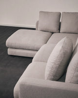 4-Sitzer-Sofa Gala aus grauem Micro-Bouclé mit linker Chaise Longue FSC Mix Credit 300 cm von Kave Home – Produktbild 2