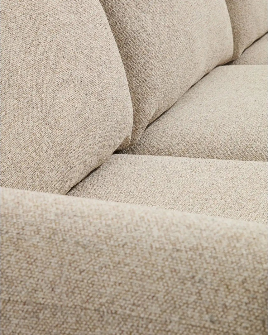 4-Sitzer Sofa Vera in Beige mit Beinen aus massivem Eschenholz mit Nussbaum-Finish, 320 cm, FSC Mix Credit von Kave Home – Bild 6
