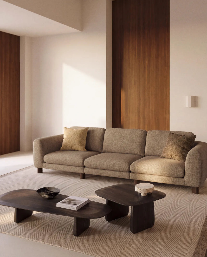 4-Sitzer Sofa Vera mit Beinen aus massivem Eschenholz mit Nussbaum-Finish, 320 cm, FSC Mix Credit von Kave Home – Bild 2