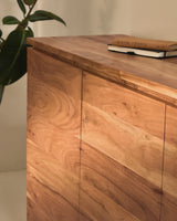 4-türiges Sideboard Uxue aus massivem Akazienholz mit gebleichtem Finish 200 x 88 cm von Kave Home – Produktbild 3