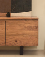 4-türiges TV-Möbel Uxue aus massivem Akazienholz mit gebleichtem Finish 200 x 58 cm von Kave Home – Produktbild 3