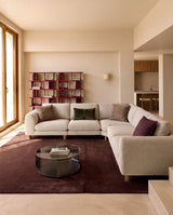 5-Sitzer Ecksofa Vera in Beige mit Beinen aus massivem Eschenholz mit Nussbaum-Finish, 330 x 330 cm, FSC Mix Credit von Kave Home – Bild 2