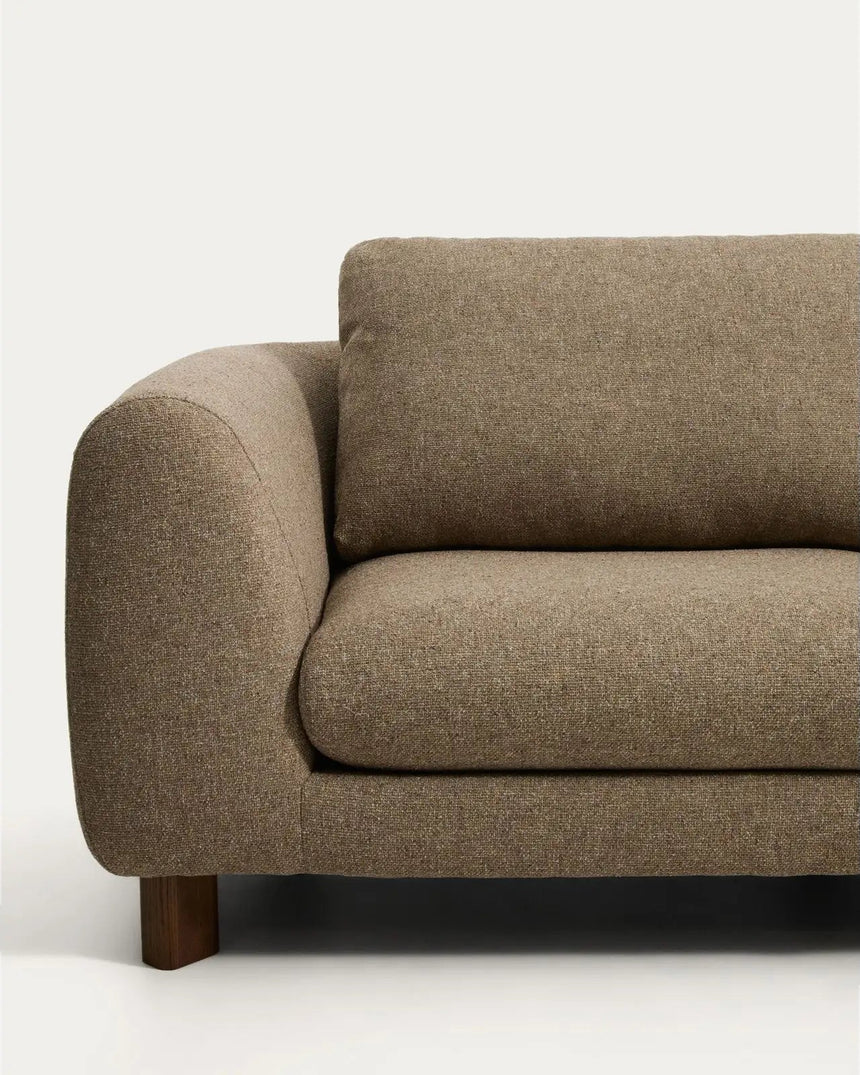 5-Sitzer Ecksofa Vera mit Beinen aus massivem Eschenholz mit Nussbaum-Finish, 330 x 330 cm, FSC Mix Credit von Kave Home – Bild 6