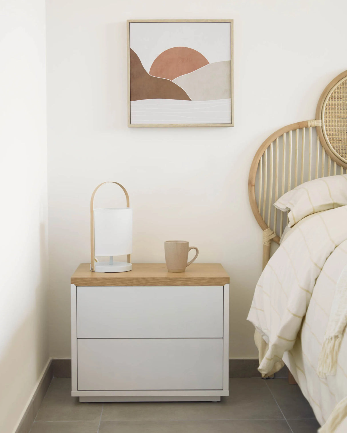 Abilen Nachttisch Eichenfurnier und weiß lackiert 53 x 44 cm von Kave Home – Produktbild 4