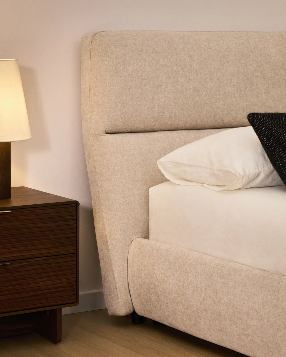 Abziehbares Bett Dafra aus beigefarbener Chenille mit Klappbettkasten für eine Matratze von 180 x 200 cm von Kave Home – Produktbild 3