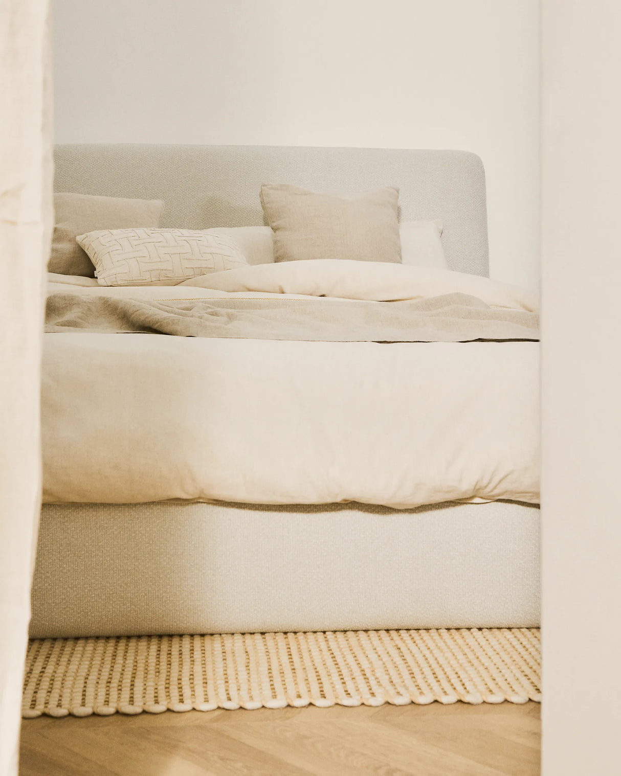 Abziehbares Bett Martina mit ecrufarbener Chenille für Matratzengröße 180 x 200 cm von Kave Home – Produktbild 2