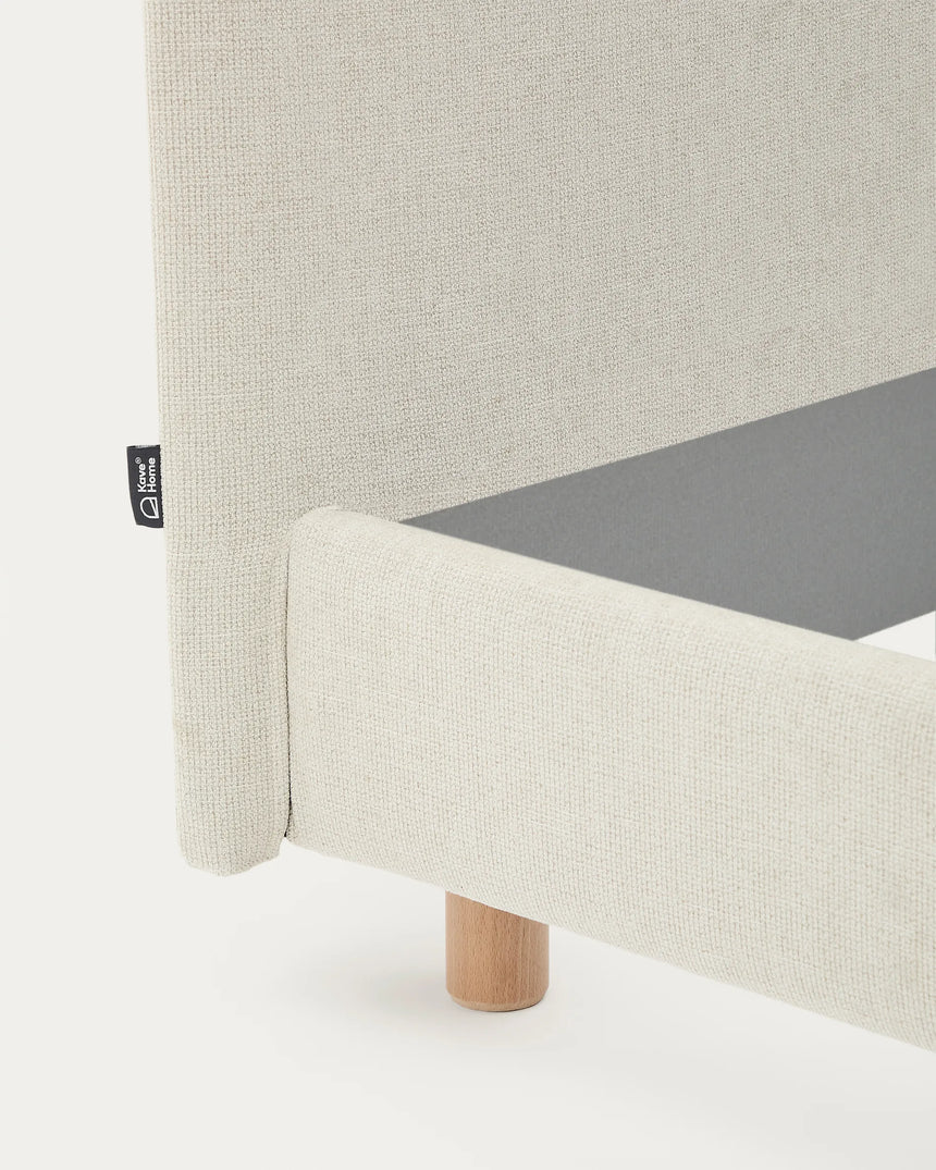 Abziehbares Bett Valma aus perlfarbener Chenille mit Beinen aus massivem Buchenholz für Matratze von 180 x 200 cm von Kave Home – Produktbild 2