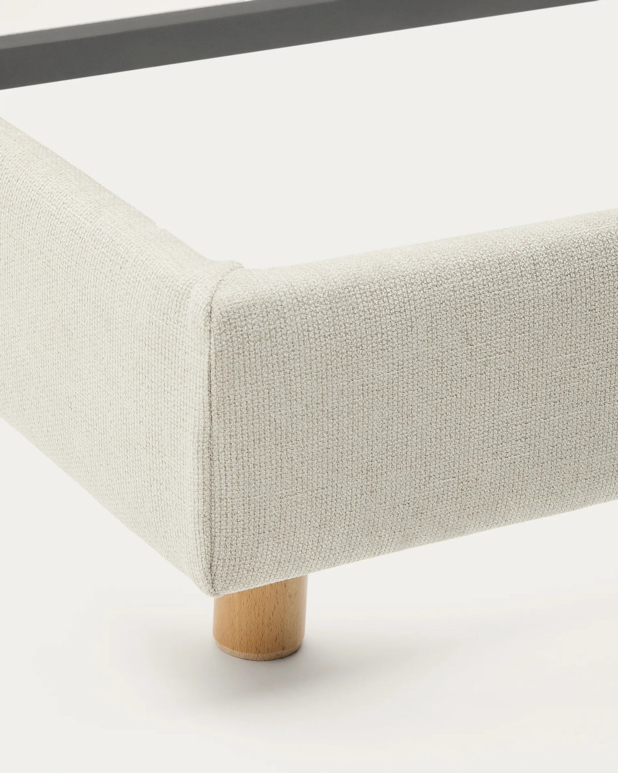 Abziehbares Bett Valma aus perlfarbener Chenille mit Beinen aus massivem Buchenholz für Matratze von 180 x 200 cm von Kave Home – Produktbild 3