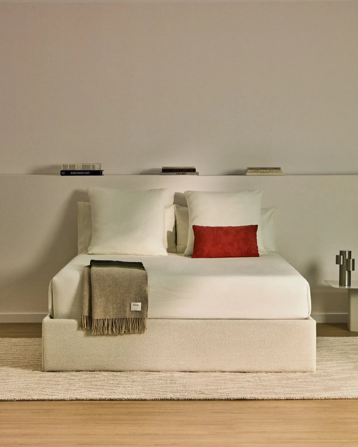Abziehbares, aufklappbares Bett mit Stauraum Nelzi für Matratzengröße 150 x 200 cm in ecrufarbener Chenille, 100 % FSC von Kave Home – Produktbild 2