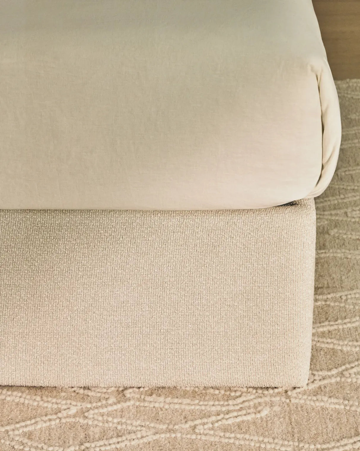 Abziehbares, aufklappbares Bett mit Stauraum Nelzi für Matratzengröße 160 x 200 cm in ecrufarbener Chenille, 100 % FSC von Kave Home – Produktbild 8