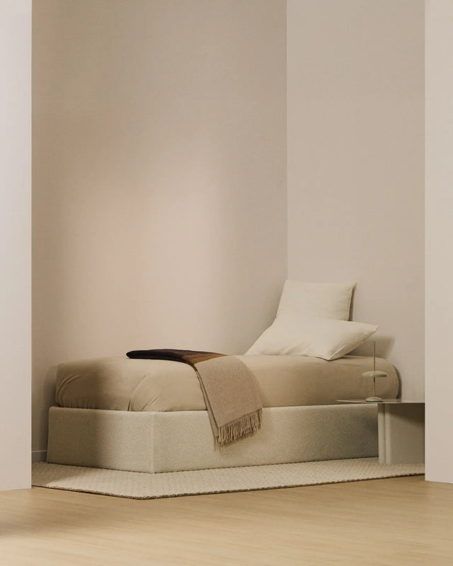 Abziehbares, seitlich aufklappbares Bett mit Stauraum Nelzi für Matratzengröße 90 x 200 cm in ecrufarbener Chenille, 100 % FSC von Kave Home – Produktbild 5