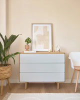 Anielle Kommode mit 3 Schubladen aus massiver Esche und Eschenfurnier 99 x 78,5 cm von Kave Home – Bild 2