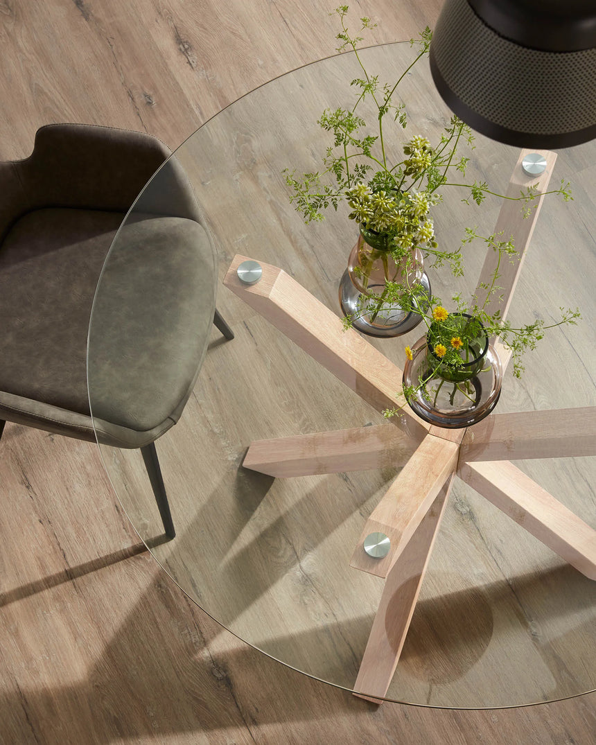 Argo runder Tisch aus Glas und Stahlbeine mit Holzoptik Ø 119 cm von Kave Home – Produktbild 4
