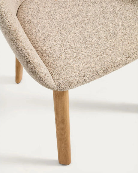 Armlehnenstuhl Meila mit Chenille und Beinen aus massivem Eschenholz in verschiedenen Finishes von Kave Home – Bild 10
