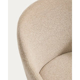 Armlehnenstuhl Meila mit beiger Chenille und Beinen aus massivem Eschenholz mit Nussbaumfinish von Kave Home – Bild 10