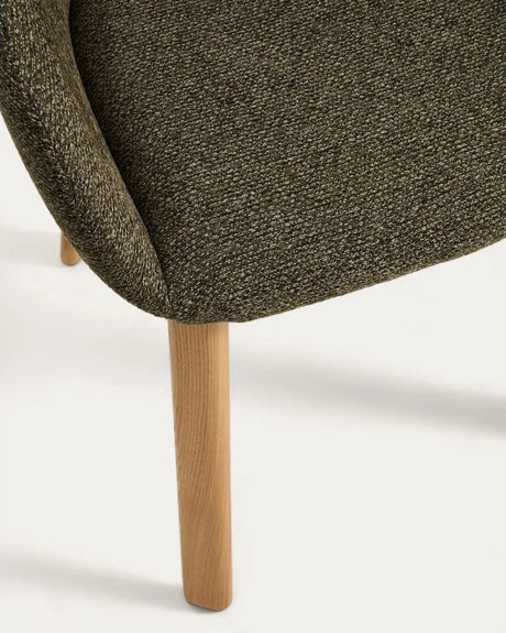Armlehnenstuhl Meila mit grüner Chenille und Beinen aus massivem Eschenholz mit naturfarbenem Finish  von Kave Home – Bild 11