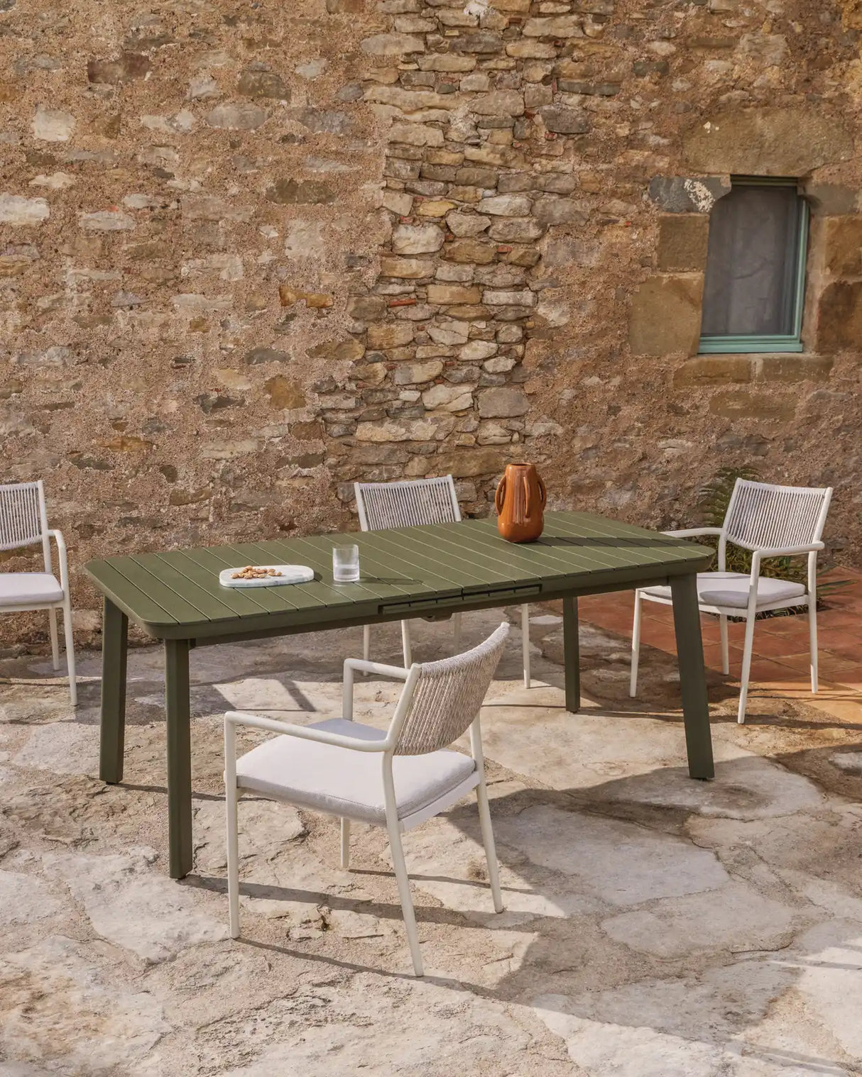 Ausziehbarer Outdoor-Tisch Izola aus Aluminium mit grünem Finish 220 (280) x 100 cm von Kave Home – Bild 2