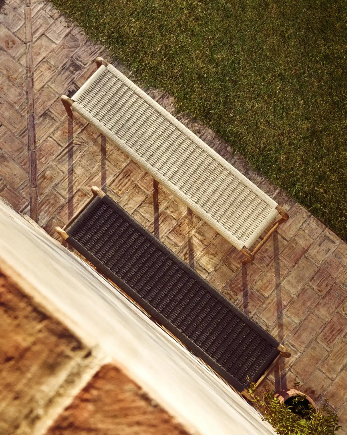 Bank Alipa aus massivem Akazienholz und dunkelgrauem Seil, 200 cm, FSC 100 % von Kave Home – Bild 4