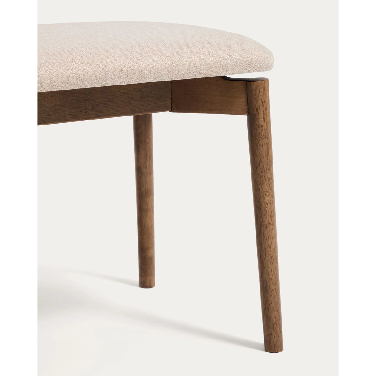 Bank Evera aus Eichenfurnier mit Nussbaumfinish oder naturfarben und Chenille, 122 cm von Kave Home – Bild 5