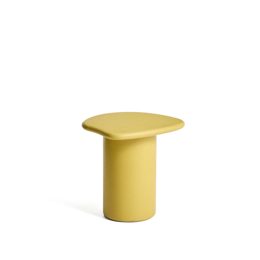 Beistelltisch Macarella aus senfgelbem Zement, 48 x 47 cm von Kave Home – Bild 1