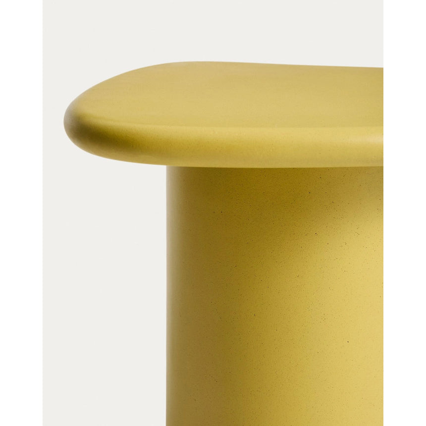 Beistelltisch Macarella aus senfgelbem Zement, 48 x 47 cm von Kave Home – Bild 7