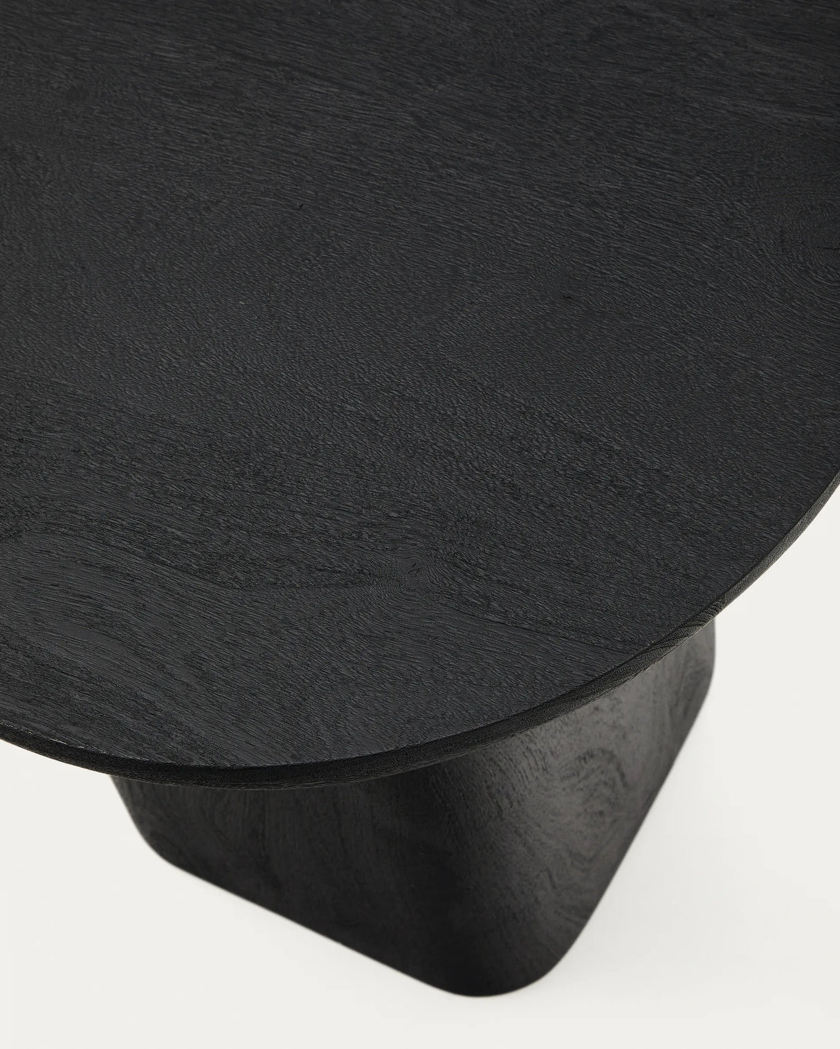Beistelltisch Ovak aus massivem Akazienholz mit schwarzem Finish, FSC 100%, Ø50 cm von Kave Home – Produktbild 7