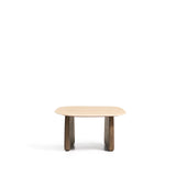 Beistelltisch Pirita aus beigem Travertin mit Beinen aus massivem Eichenholz, 71 x 70 cm, FSC 100 % von Kave Home – Bild 1