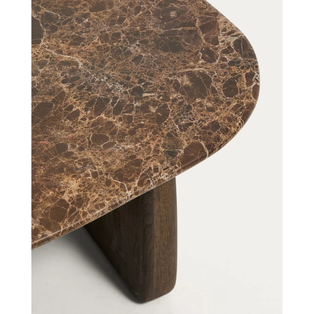 Beistelltisch Pirita aus braunem Marmor mit Beinen aus massivem Eichenholz, 71 x 70 cm, FSC 100 % von Kave Home – Bild 6