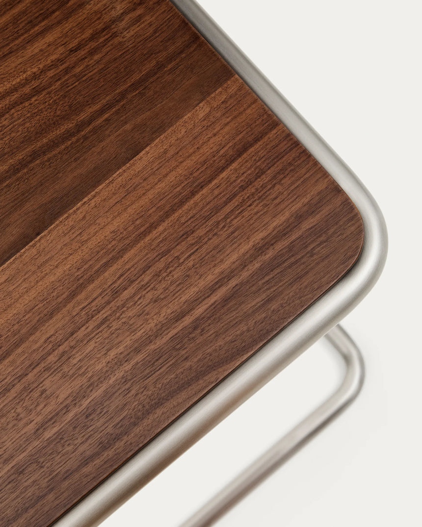 Beistelltisch Tarsel aus Nussbaumfurnier FSC 100% mit Gestell aus gebürstetem Edelstahl 42 x 60 cm von Kave Home – Produktbild 12