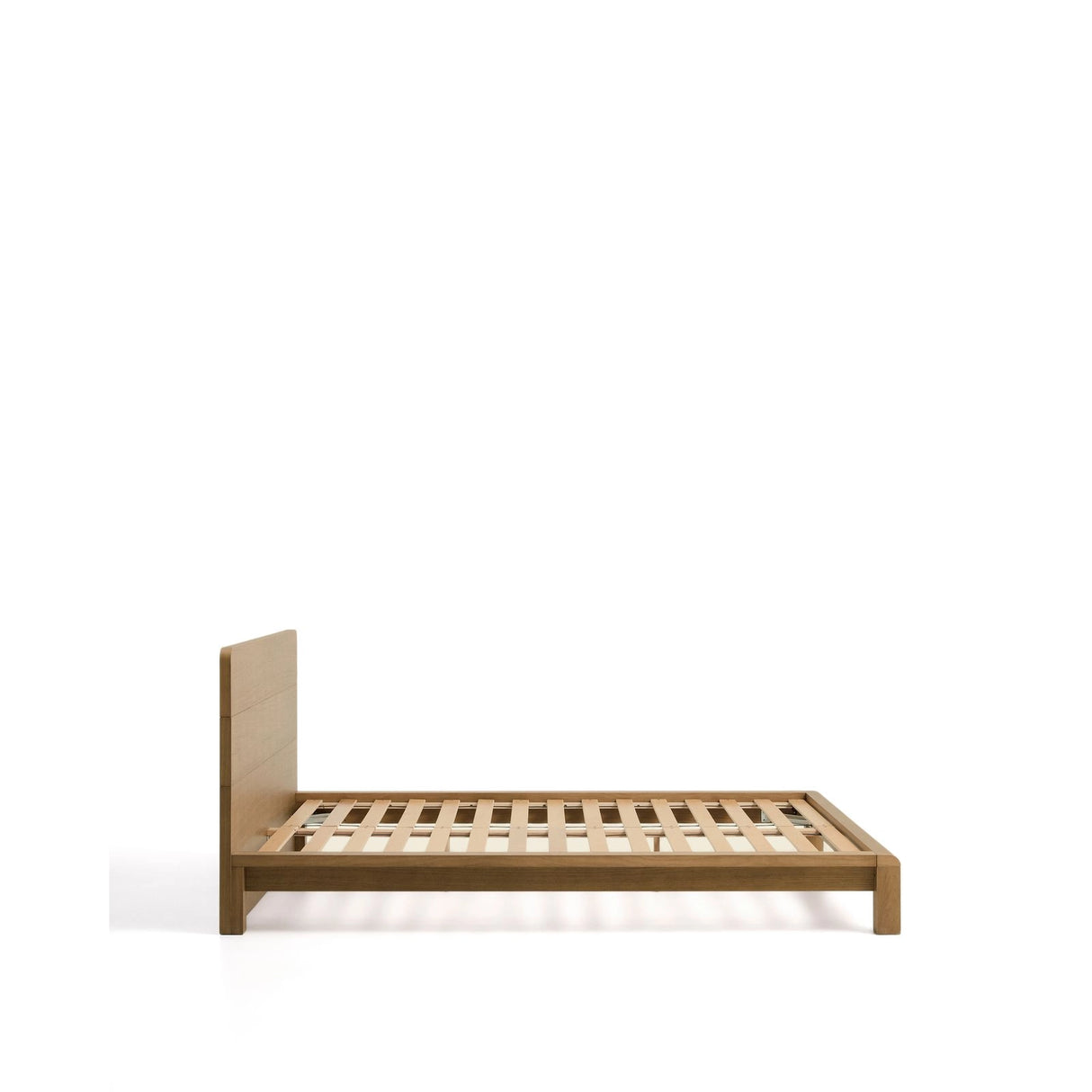 Bett Arelida aus Furnier und massivem Eichenholz mit hellbraunem Finish für Matratze 160 x 200 cm FSC Mix Credit von Kave Home – Bild 8