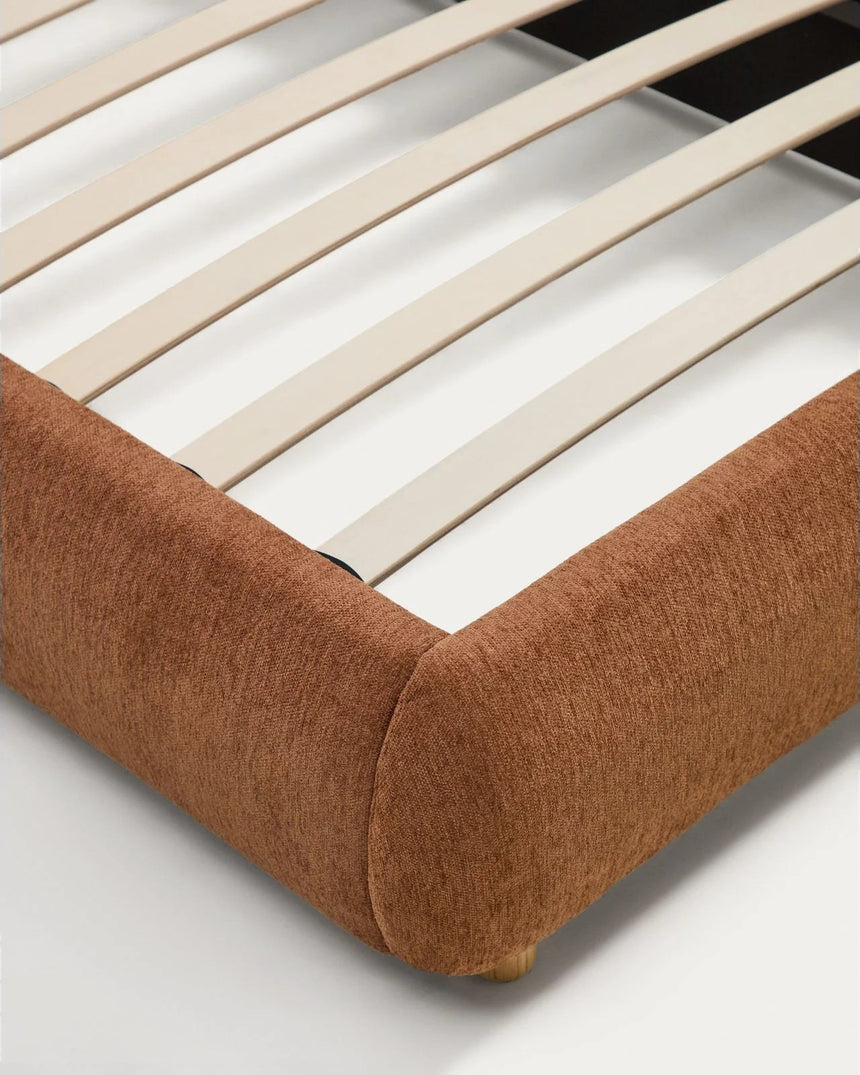 Bett Elerio mit dezent kupferfarbener Chenille für Matratzengröße 90 x 200 cm von Kave Home – Bild 8