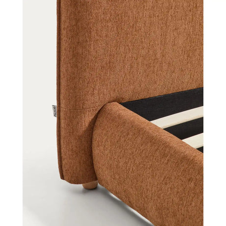 Bett Elerio mit kupferfarbener Chenille für Matratzengröße 160 x 200 cm von Kave Home – Bild 9