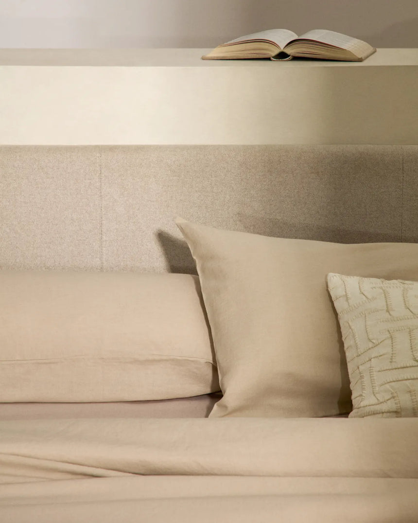 Bett Nahiri aus beigefarbener Chenille mit Klappbettkasten für eine Matratze von 180 x 200 cm von Kave Home – Bild 3