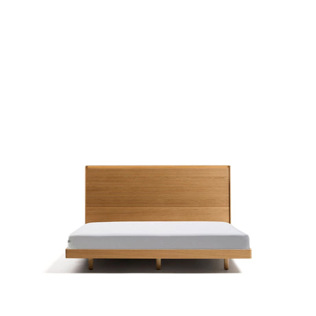 Bett Norlen aus Eichenfurnier mit naturfarbenem Finish und LED-Licht für Matratzen 160 x 200 cm FSC Mix Credit von Kave Home – Bild 1