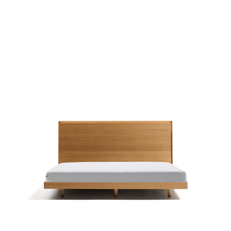 Bett Norlen aus Eichenfurnier mit naturfarbenem Finish und LED-Licht für Matratzen 180 x 200 cm FSC Mix Credit von Kave Home – Bild 1