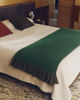 Bett Norlen mit zwei Nachttischen aus Nussbaumfurnier mit dunklem Finish und LED-Licht für Matratzen 160 x 200 cm FSC Mix Credit von Kave Home – Produktbild 2