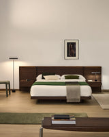 Bett Norlen mit zwei Nachttischen aus Nussbaumfurnier mit dunklem Finish und LED-Licht für Matratzen 160 x 200 cm FSC Mix Credit von Kave Home – Produktbild 7