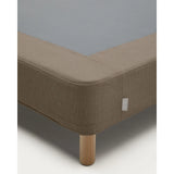 Bettgestell Ofelia mit abnehmbarem Bezug in Braun und Beinen aus massivem Buchenholz für Matratzengröße 160 x 200 cm  von Kave Home – Bild 6