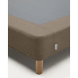 Bettgestell Ofelia mit abnehmbarem Bezug in Braun und Beinen aus massivem Buchenholz für Matratzengröße 180 x 200 cm  von Kave Home – Bild 6
