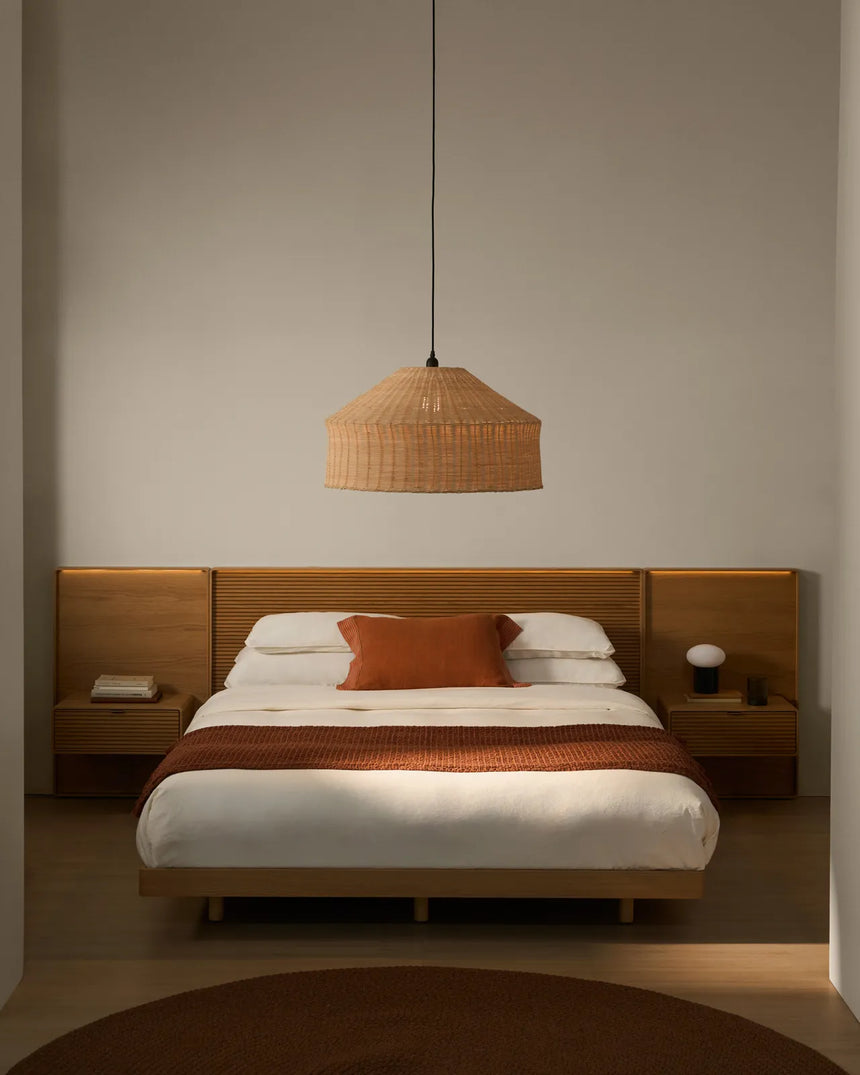 Bettkopfteil Norlen mit 2 Nachttischen aus Eichenfurnier mit naturfarbenem Finish und LED-Licht für Betten bis zu 160 cm FSC Mix Credit - ZEN ZONE Furniture
