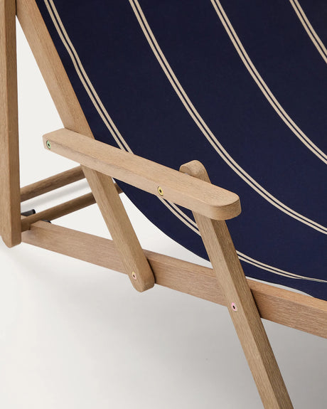 Blau-beige gestreifter klappbarer Outdoor-Liegestuhl Vilara aus massivem Akazienholz, FSC 100% von Kave Home – Produktbild 1