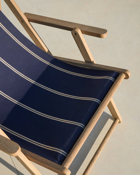 Blau-beige gestreifter klappbarer Outdoor-Liegestuhl Vilara aus massivem Akazienholz, FSC 100% von Kave Home – Produktbild 8
