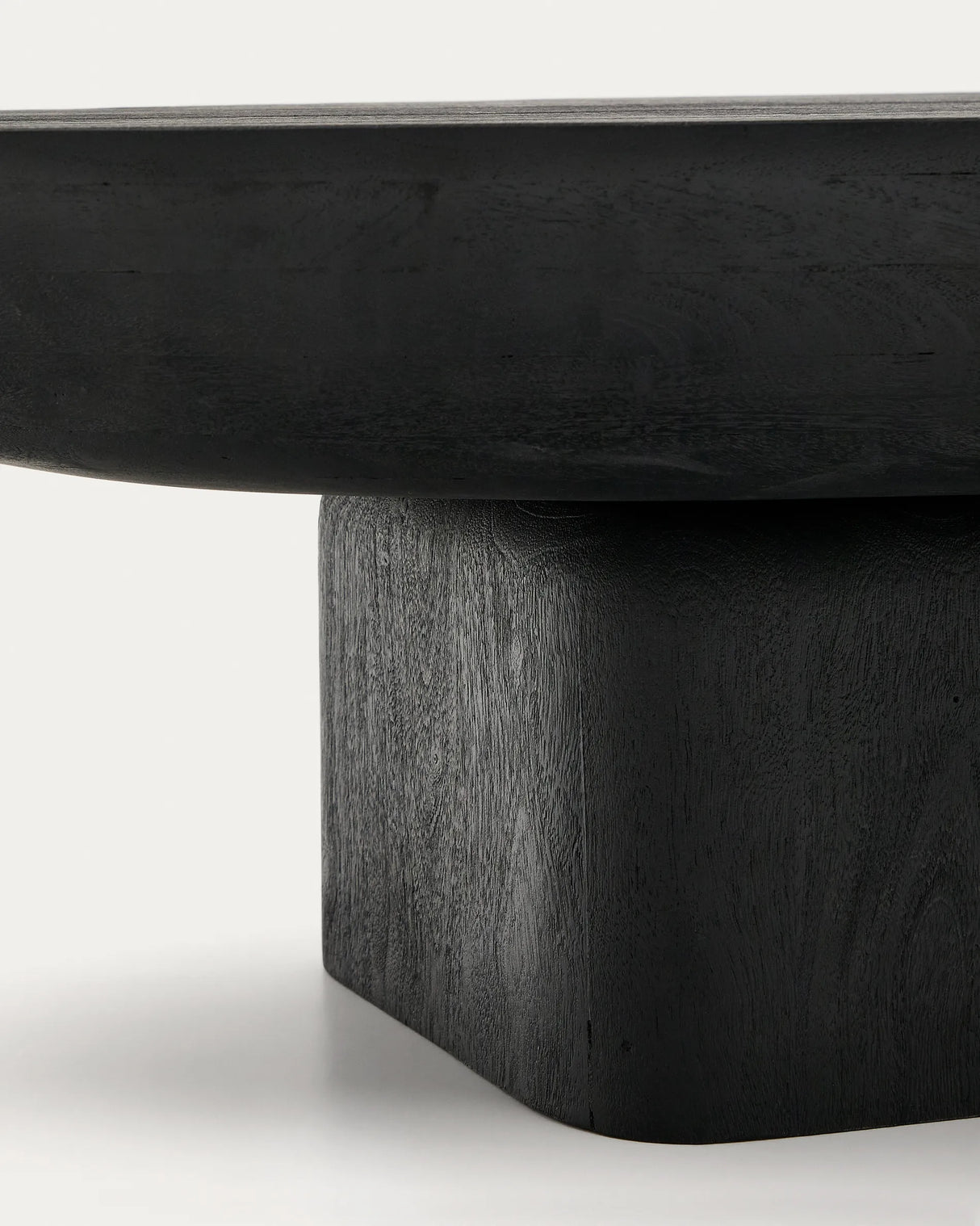 Couchtisch Ovak aus massivem Akazienholz mit schwarzem Finish, FSC 100%, 140 x 70 cm von Kave Home – Produktbild 6