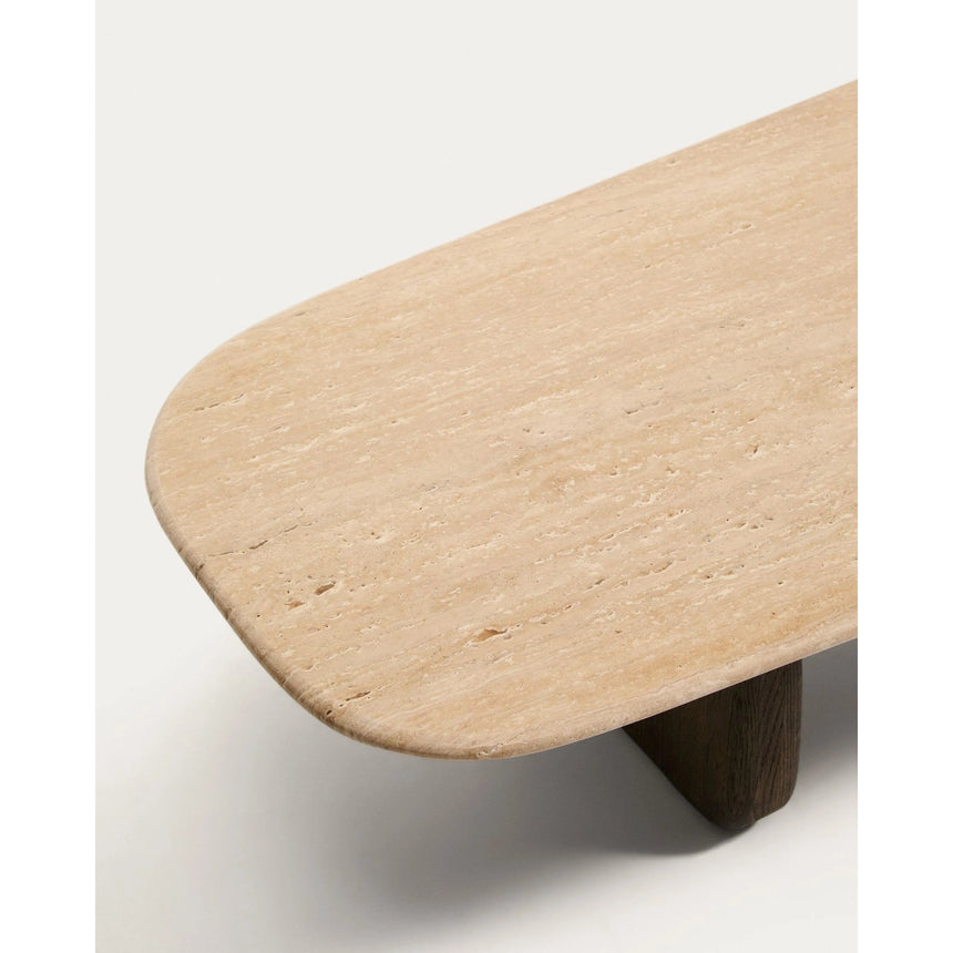Couchtisch Pirita aus beigem Travertin mit Beinen aus massivem Eichenholz, 147 x 65 cm, FSC 100 % von Kave Home – Bild 4