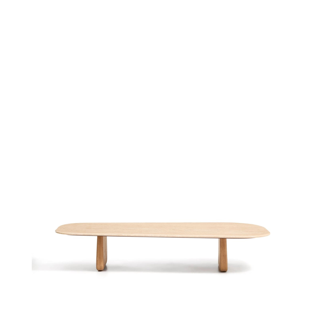Couchtisch Pirita aus beigem Travertin mit Beinen aus massivem Eichenholz mit naturfarbenem Finish, 147 x 65 cm, FSC 100 % von Kave Home – Bild 1