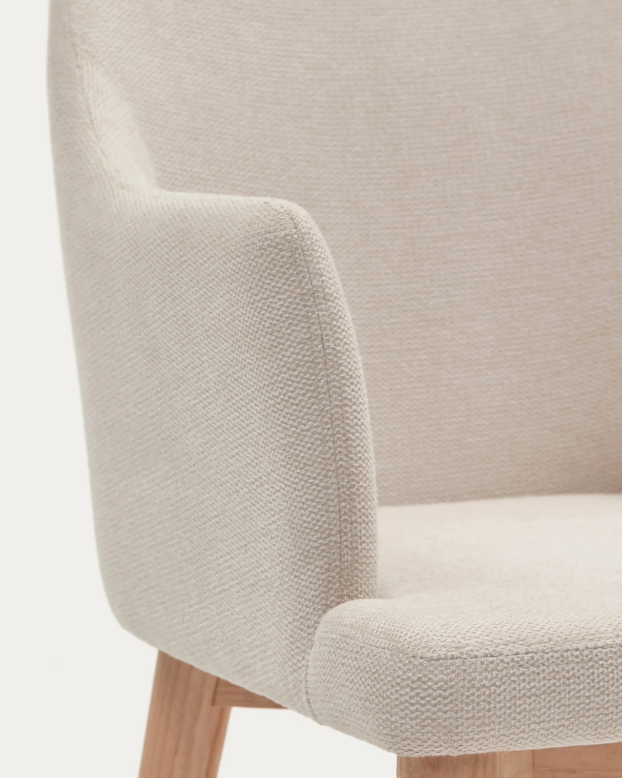 Croft Stuhl mit beiger Chenille und Beinen aus massiver Esche von Kave Home – Produktbild 9