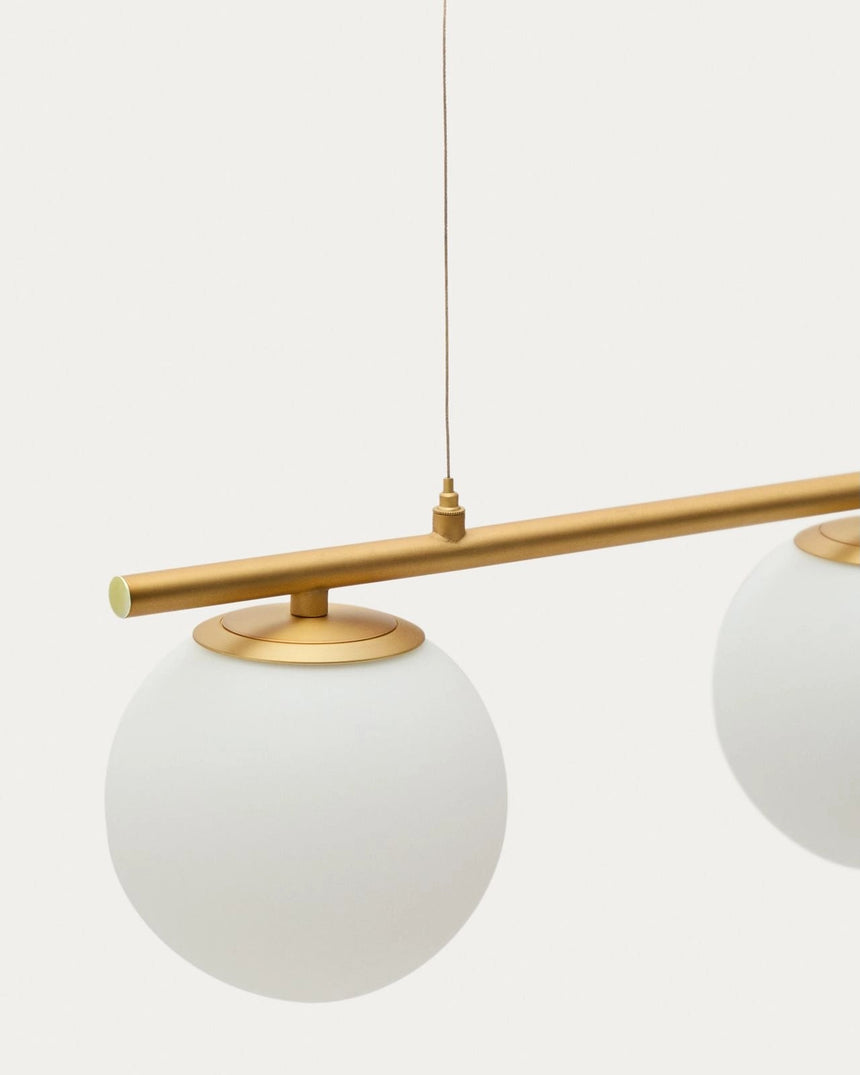 Deckenleuchte Brisia aus Metall mit gebürstetem Messing-Finish und drei mattierten Glaskugeln Ø 15 cm von Kave Home – Bild 5